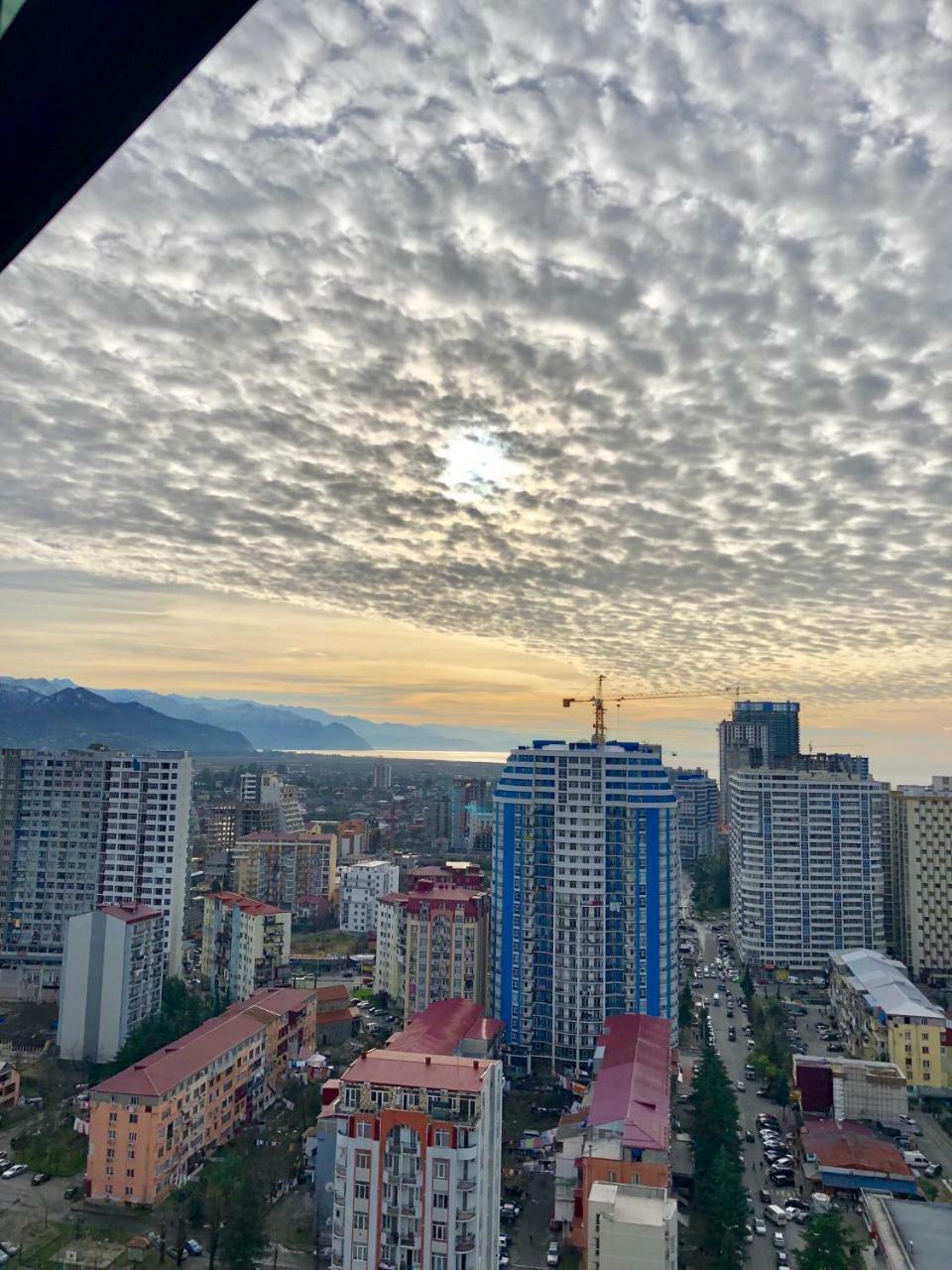 Cozy Bright Apartment With Amazing Sea View Batumi Exterior photo